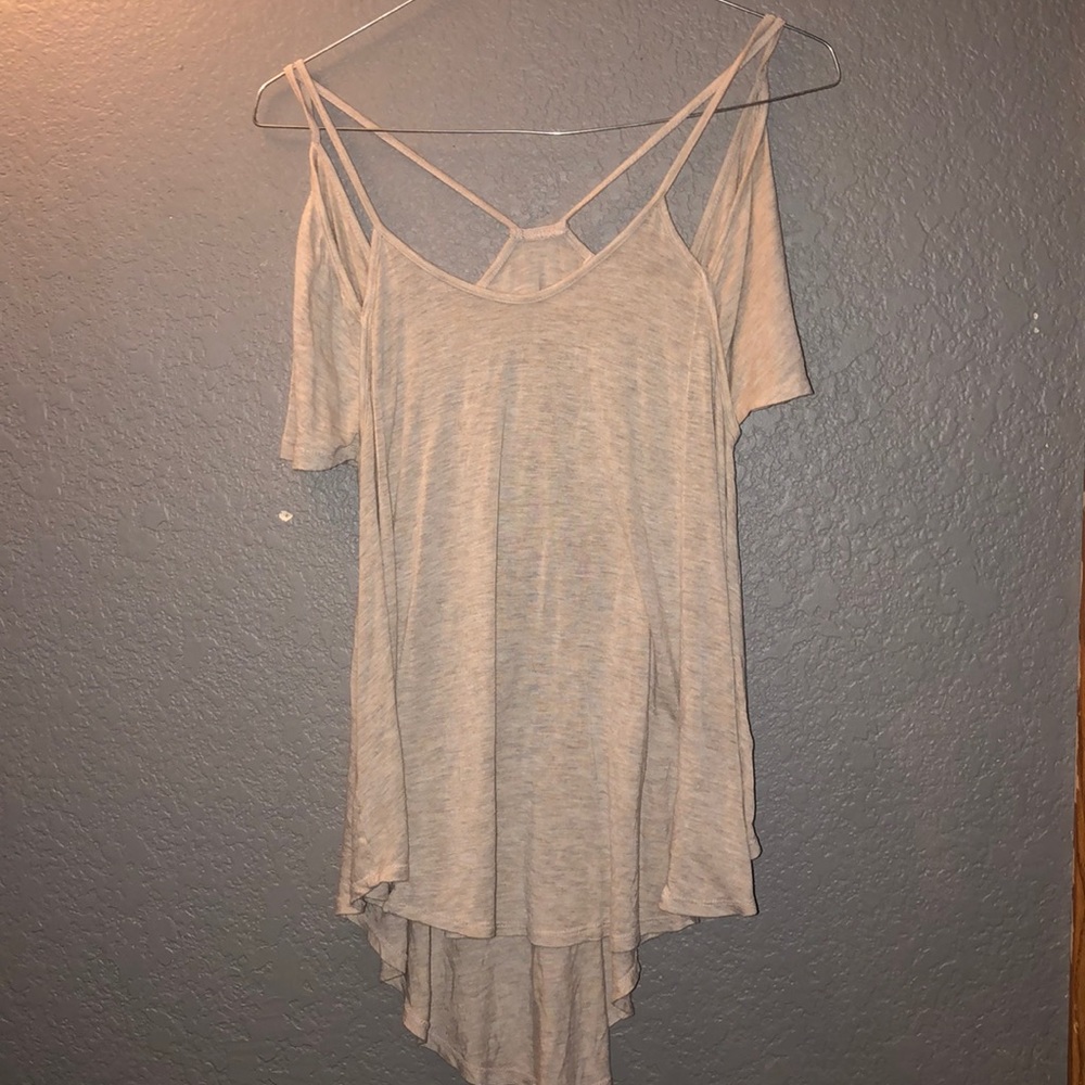 Super cute zigzag off the shoulder shirt!